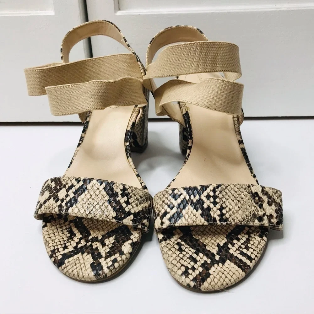 BANDOLINO Snakeskin Print Open Toe Chunky Heel Shoes Size 7M